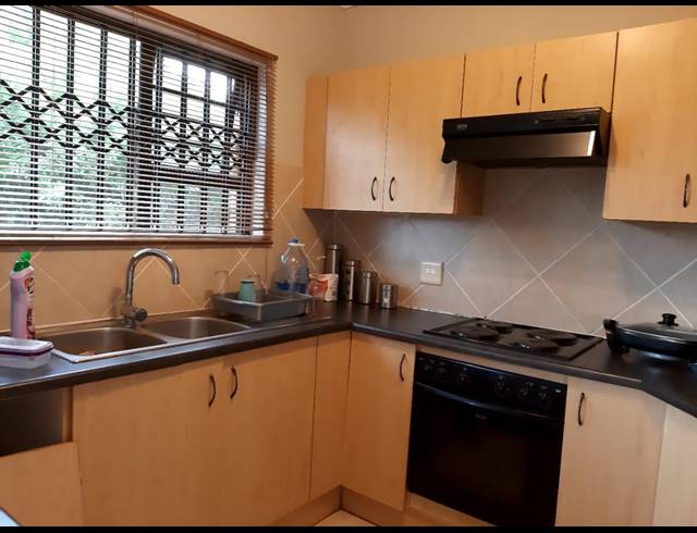 3 BEDROOM TOWNHOUSE RENTED IN BRENTWOOD PARK